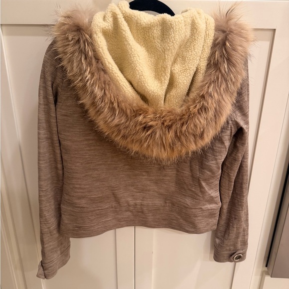 Escada Sport Tan Jacket with Cream Fur! Size 36 (small) - Picture 6 of 9